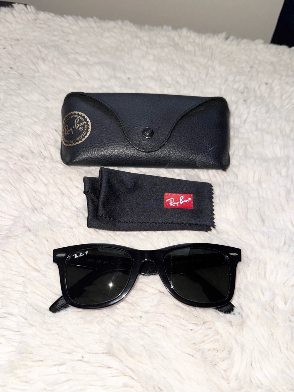 Ray-Ban Classic Wayfarer Green Polarized Lenses Sunglasses
